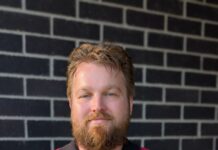 Man stops teen robbery